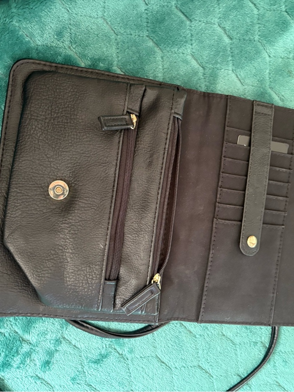 Black Crossbody Wallet Bag | Sleek Minimalist Shoulder Purse | Multi-Compartment - Picture 6 of 7